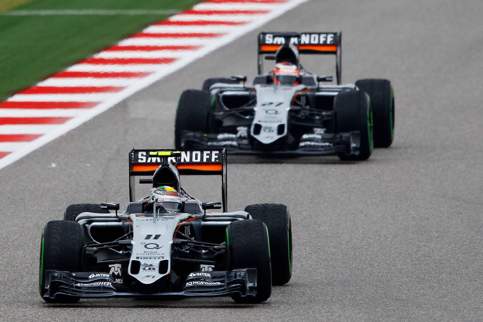 Mindkét autó pontszerző helyen végez? (Force India: igen) 1,50