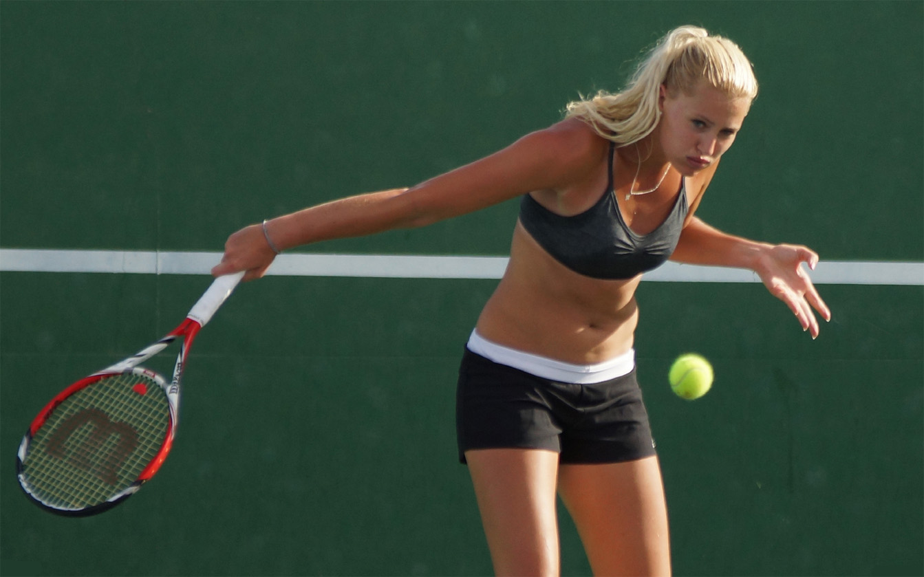 Davis – Mladenovic (AH -2,5) V 1,8