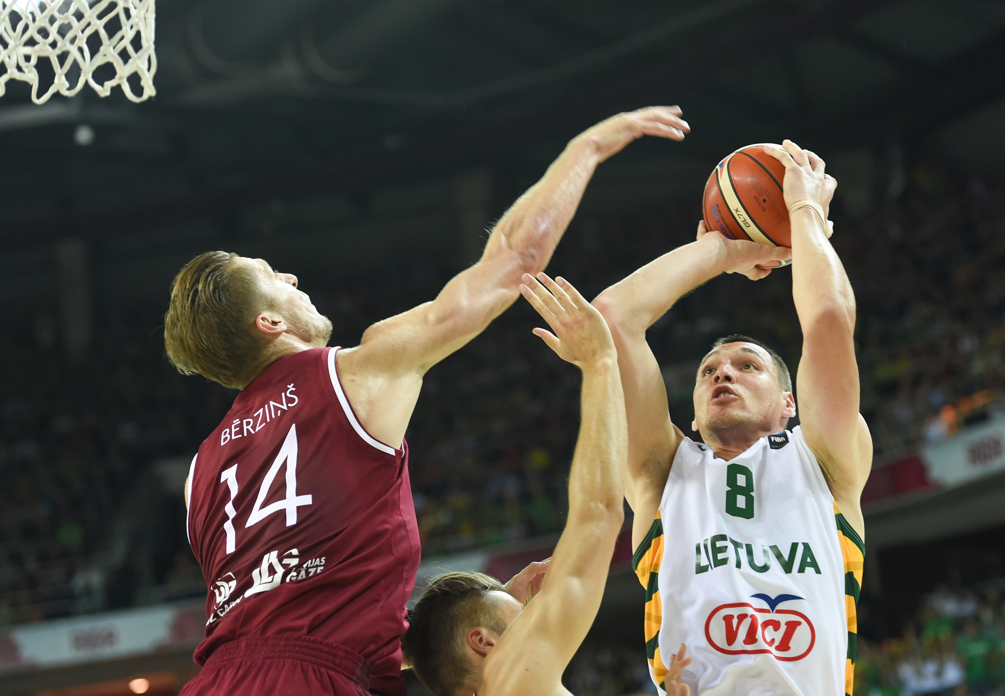 Lettország – Belgium (Lettország pontjai 81,5 felett) 1,84