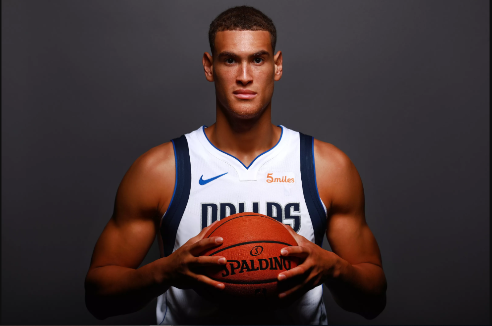 Dallas Mavericks – Denver Nuggets (D. Powell pontjai, lepattanói és gólpasszai: 17,5 felett és AH +4,5) H 2,45