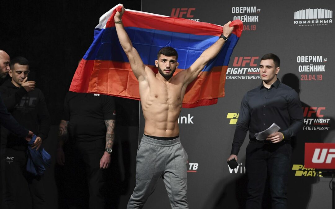 Giagos – Tsarukyan (győzelem módja: KO, TKO, DQ vagy SUB) V 2,60